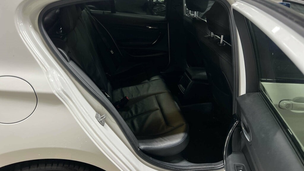 BMW 1 Series 116D Sport White #8