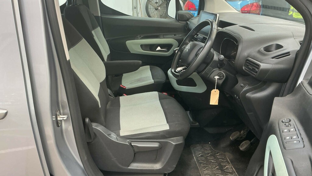 Citroen Berlingo White #9