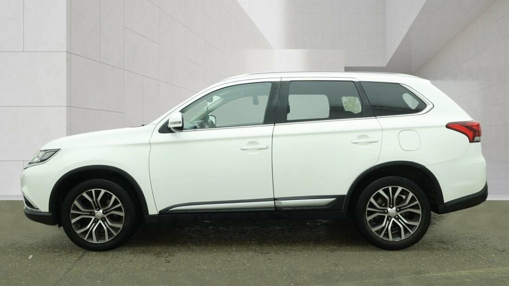 Mitsubishi Outlander Di-d 3 4Wd White #6