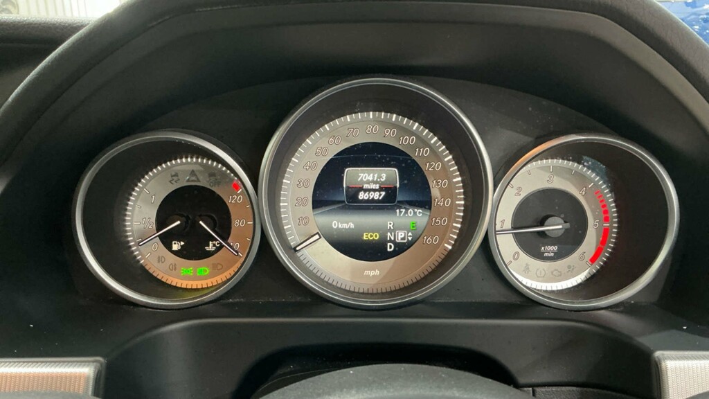 Mercedes-Benz E Class 2.1 E220d Bluetec Amg Line Coupe G-tron Silver #10