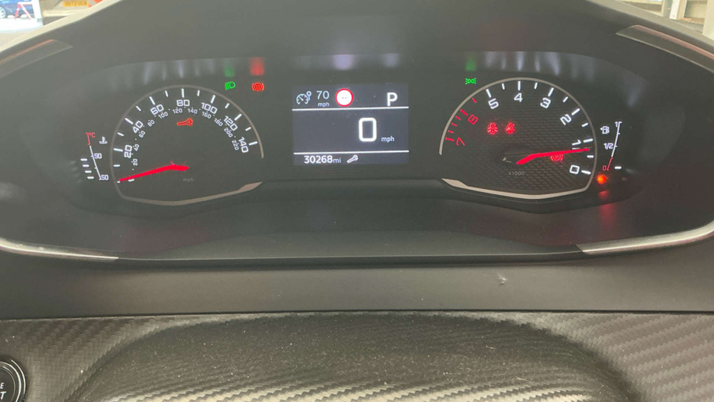 Peugeot 208 Puretech Allure Ss Black #9