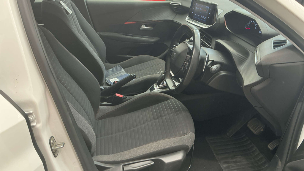 Peugeot 208 Puretech Allure Ss Black #8