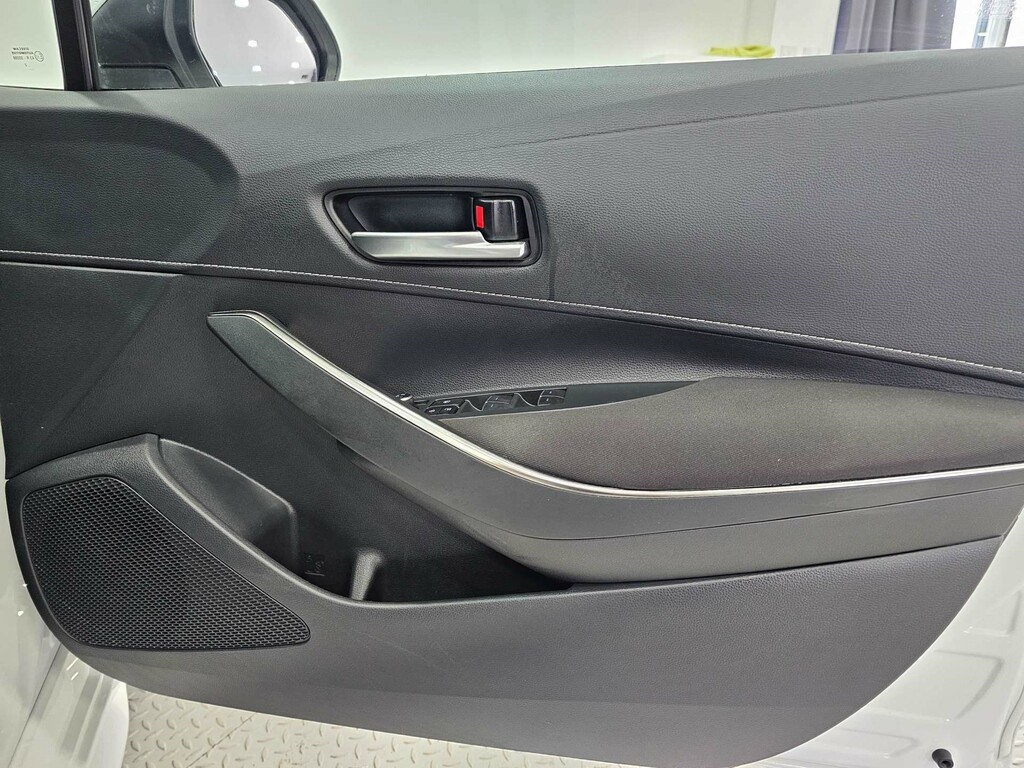 Toyota Corolla Corolla Design Hev Cvt Red #76