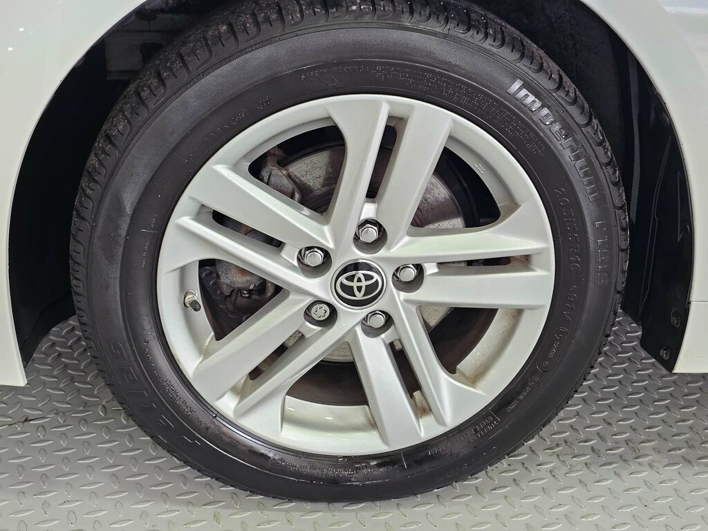 Toyota Corolla Corolla Design Hev Cvt Red #59