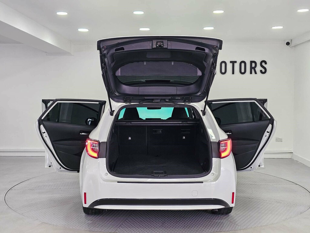 Toyota Corolla Corolla Design Hev Cvt Red #31