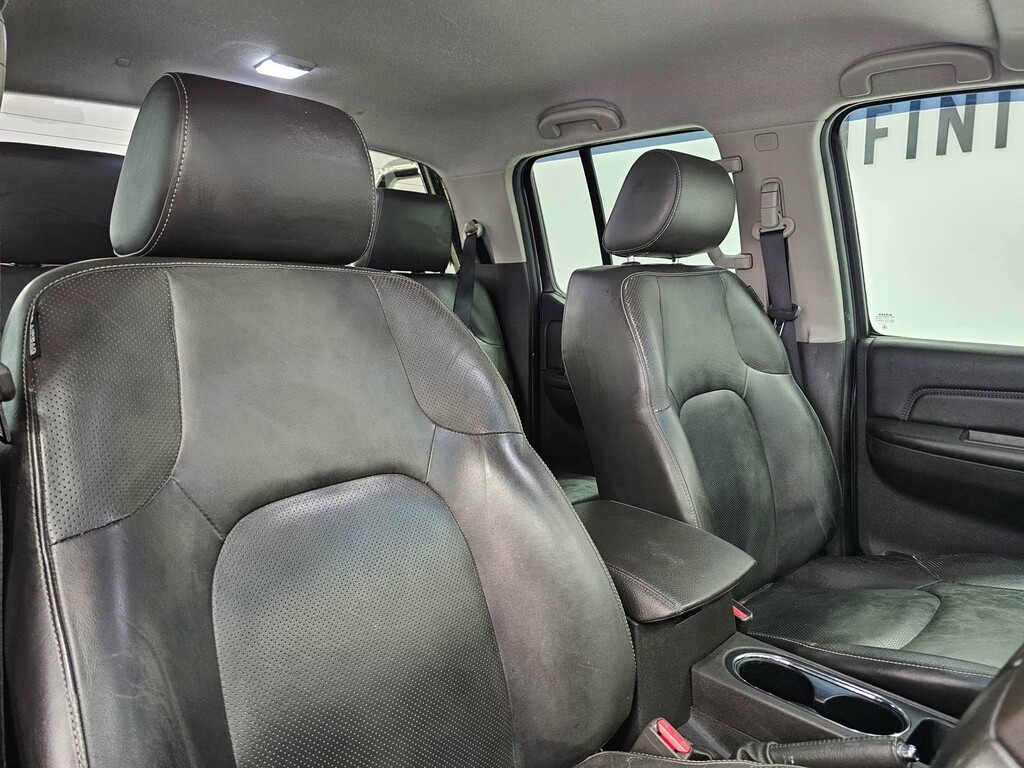 Nissan Navara Dci Tekna 4X4 Shr Dcb White #55