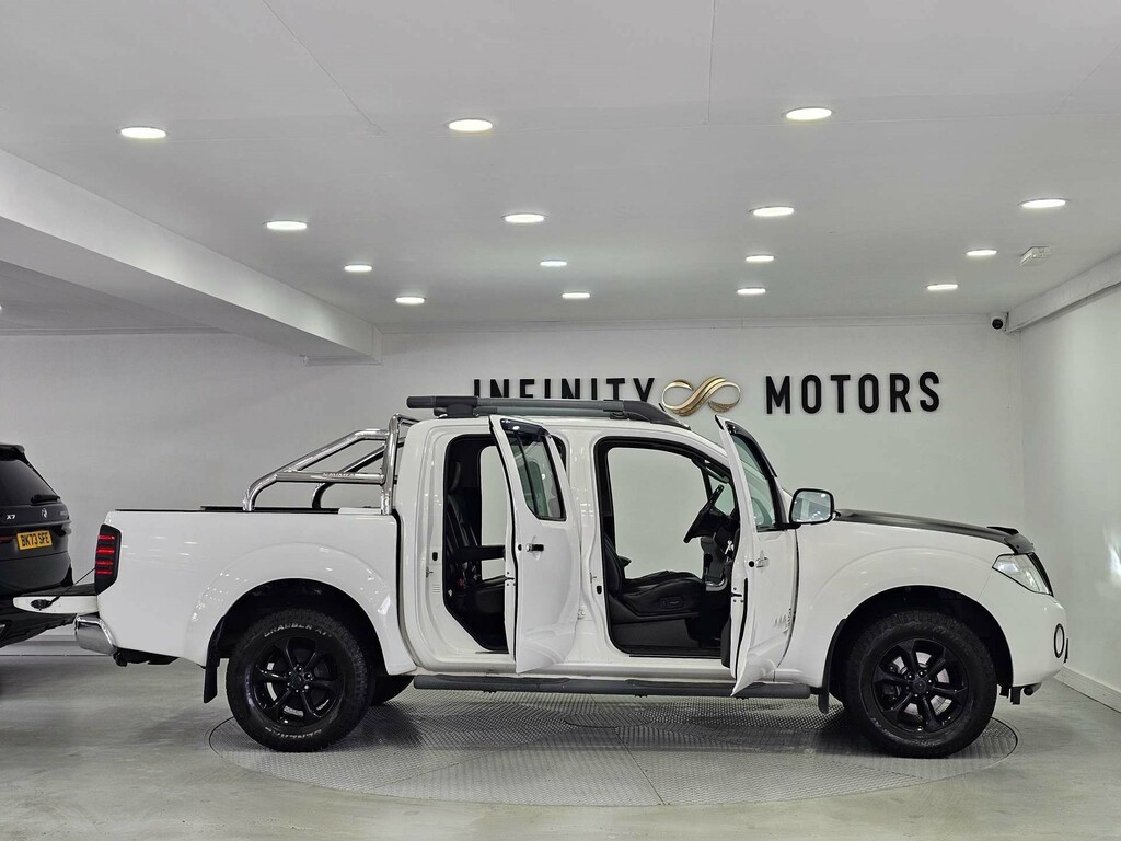 Nissan Navara Dci Tekna 4X4 Shr Dcb White #18