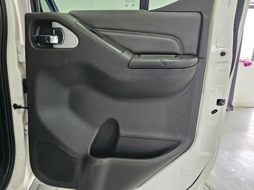 Nissan Navara Dci Tekna 4X4 Shr Dcb White #54
