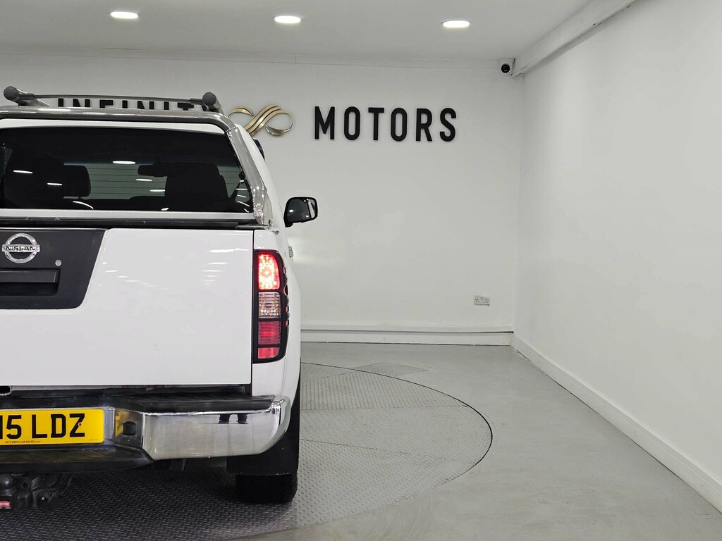 Nissan Navara Dci Tekna 4X4 Shr Dcb White #40