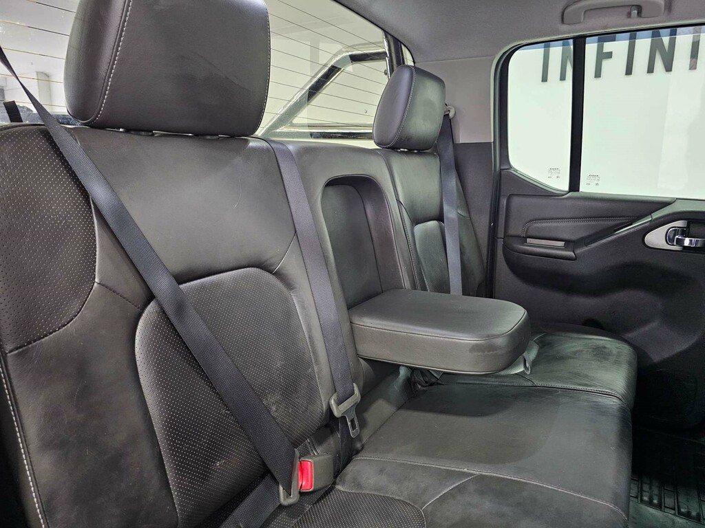 Nissan Navara Dci Tekna 4X4 Shr Dcb White #28