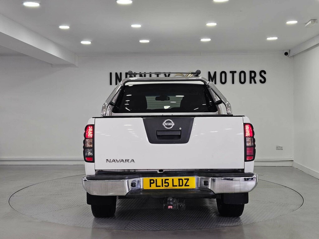 Nissan Navara Salomon Dci 4Wd White #4
