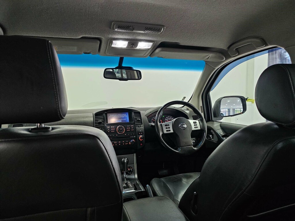 Nissan Navara Dci Tekna 4X4 Shr Dcb White #72