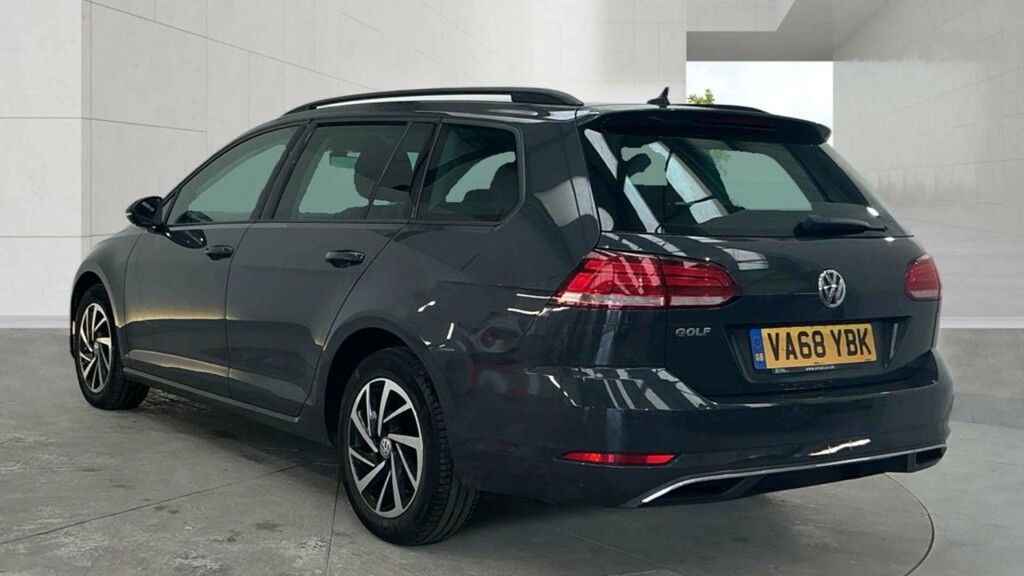 Volkswagen Golf Match Tsi VA68YBK #3