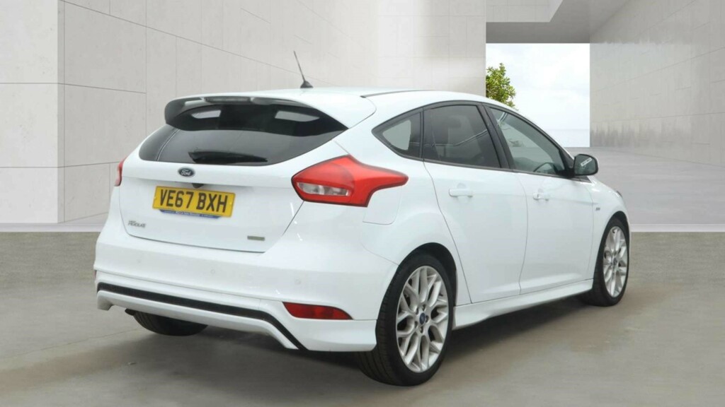 Ford Focus St-line White #4