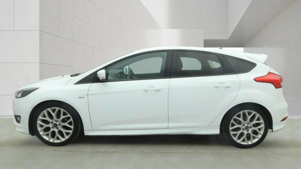Ford Focus St-line White #6