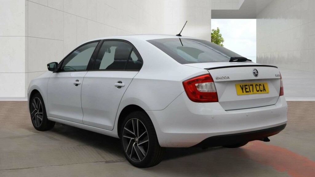 Skoda Rapid Sport Tsi White #2