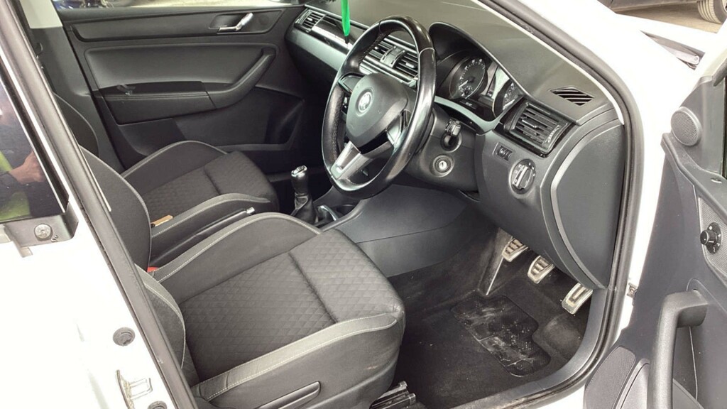 Skoda Rapid 1.0 Tsi 110 Se Sport  #9