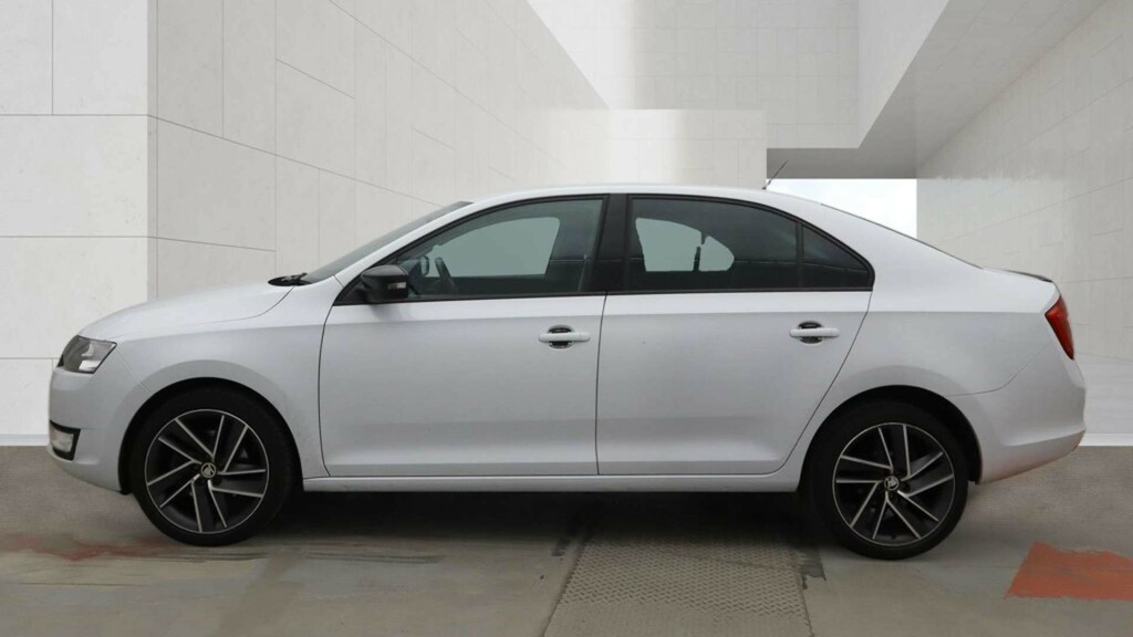 Skoda Rapid Sport Tsi White #5