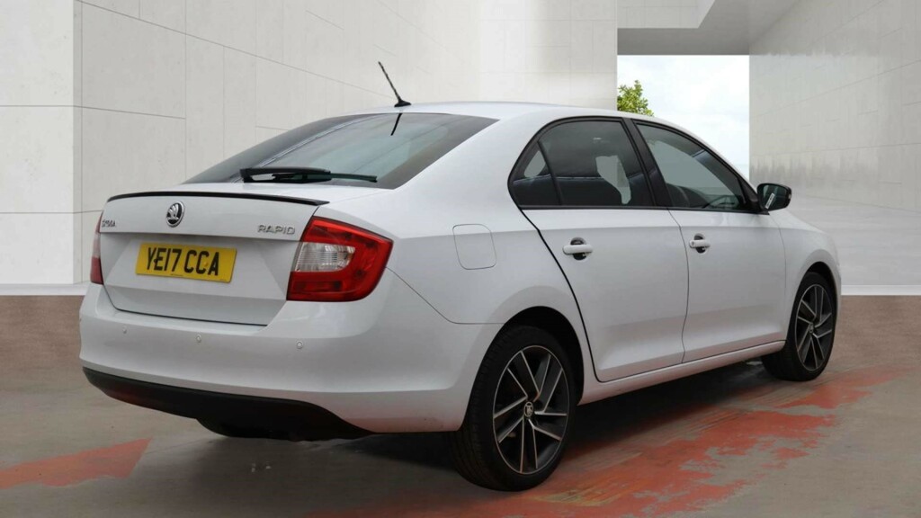 Skoda Rapid Sport Tsi White #3