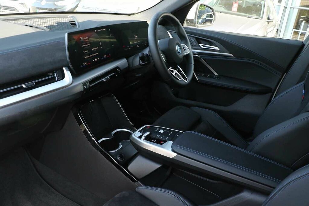 BMW iX2 150Kw Edrive20 M Sport 65Kwh SD26VXK White #2
