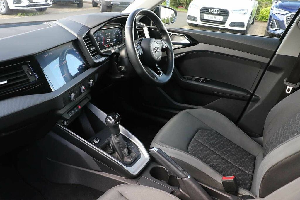 Audi A1 35 Tfsi Sport S Tronic NG21ZRL Black #2
