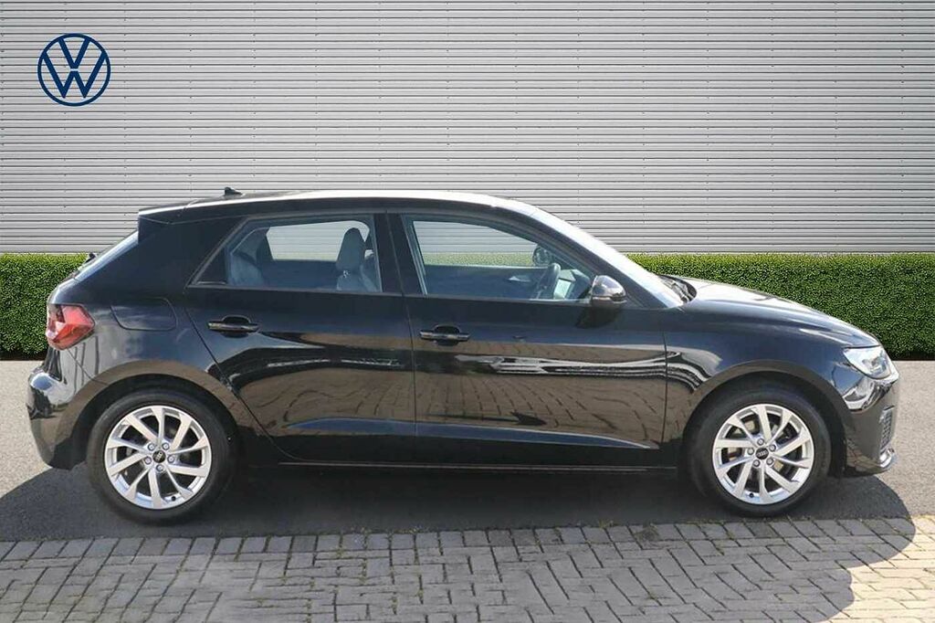 Audi A1 35 Tfsi Sport S Tronic NG21ZRL Black #4