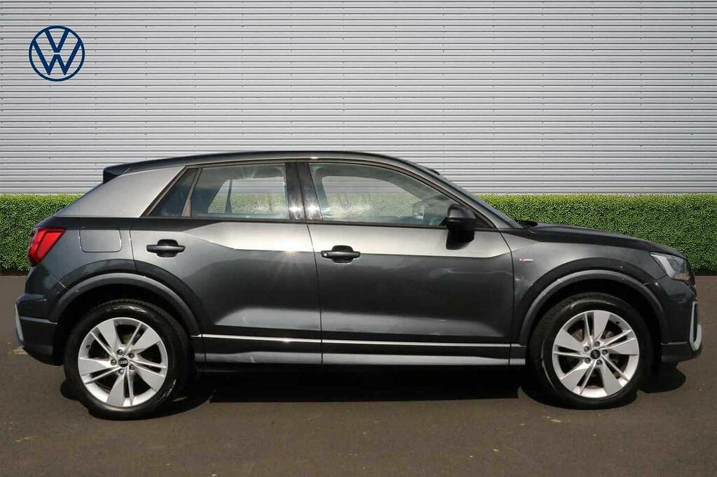 Audi Q2 Tfsi S Line Blue #4