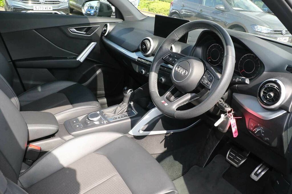 Audi Q2 Tfsi S Line Blue #6