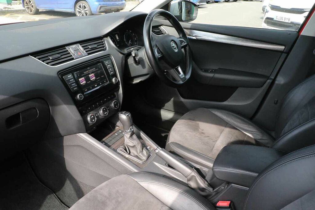Skoda Octavia 2.0 Tdi Cr 184 Scout 4X4 Dsg Red #2