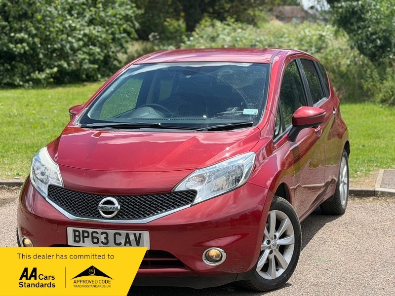 Nissan Note 1.2 Dig-s Tekna Hatchback Red