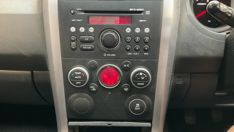 Suzuki Grand Vitara Sz5 White #12