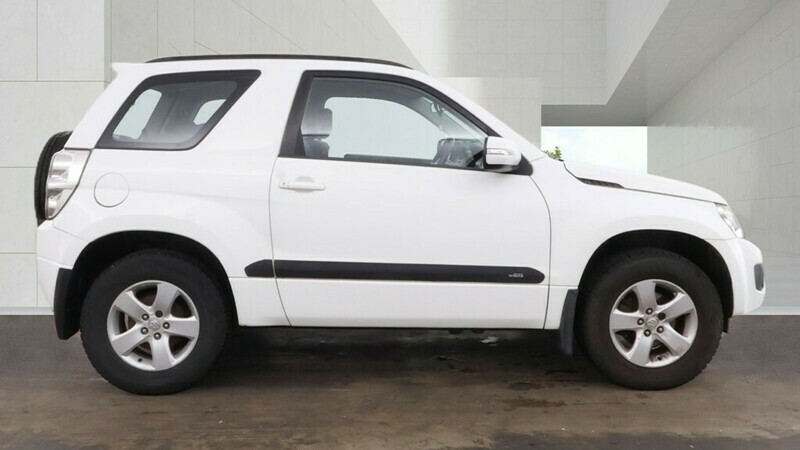 Suzuki Grand Vitara 1.6 Vvt Sz3 Suv White #5