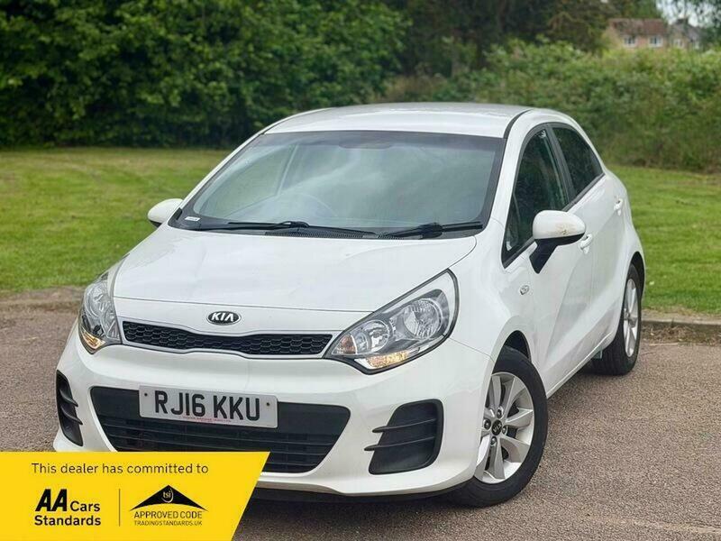 Kia RIO 1.25 Sr7 Hatchback White #3