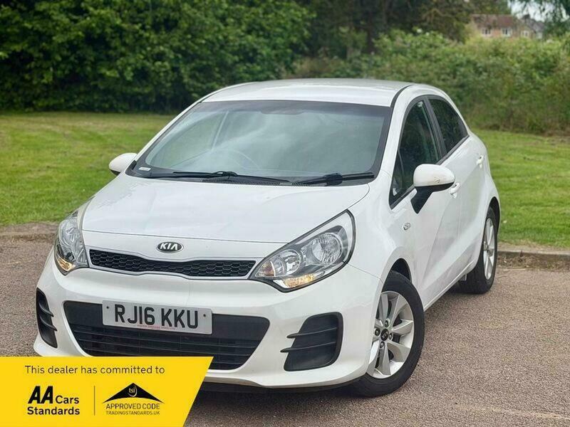 Kia RIO 1.25 Sr7 Hatchback White #2