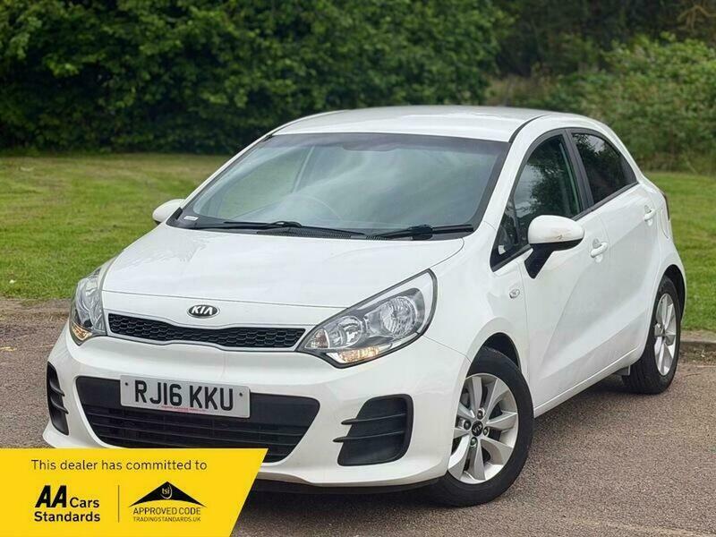 Kia RIO 1.25 Sr7 Hatchback White #6