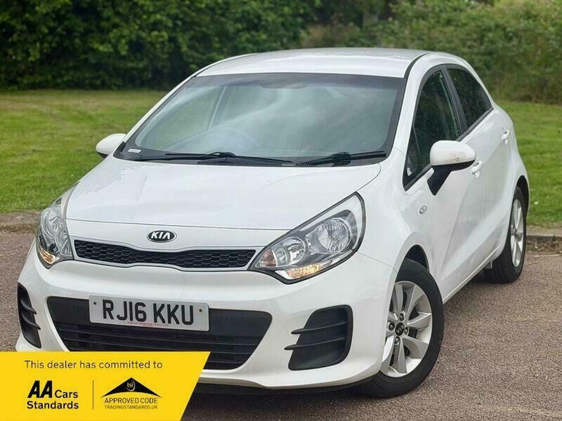 Kia RIO 1.25 Sr7 Hatchback White #4