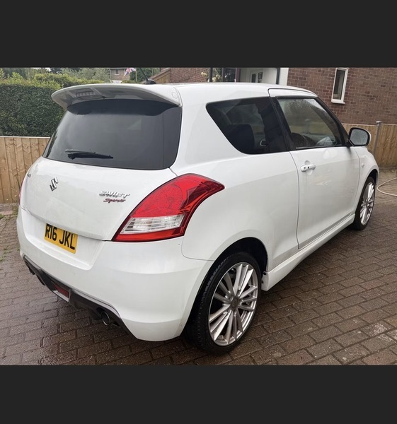 Suzuki Swift 1.6 Sport Hatchback White #3