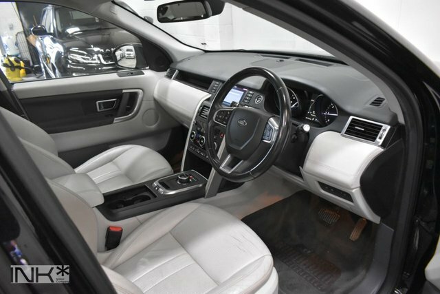 Land Rover Discovery Sport Suv White #34