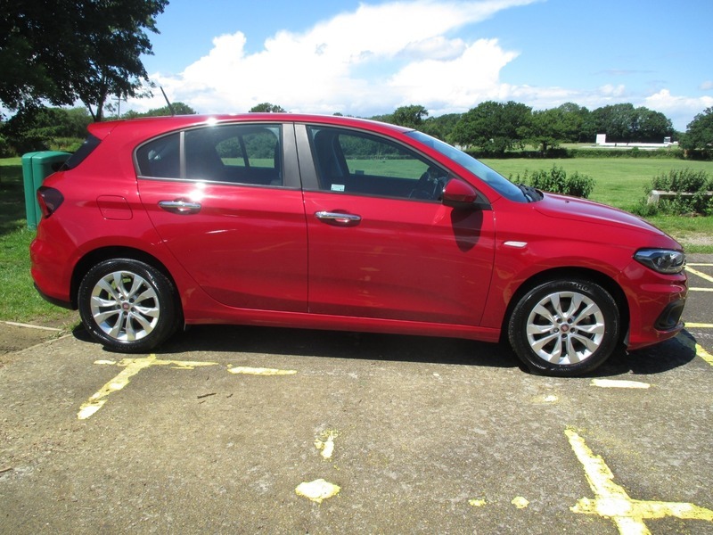 Fiat Tipo Easy Plus Red #4