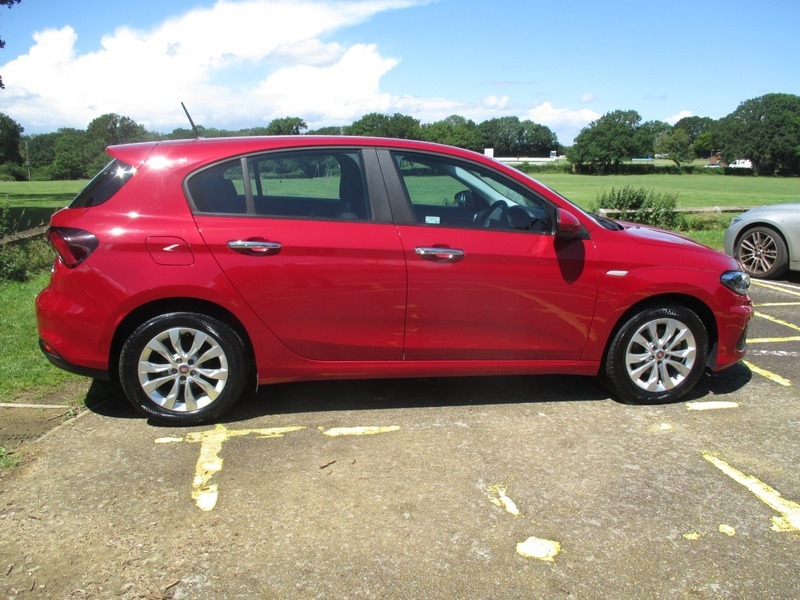 Fiat Tipo Easy Plus Red #5
