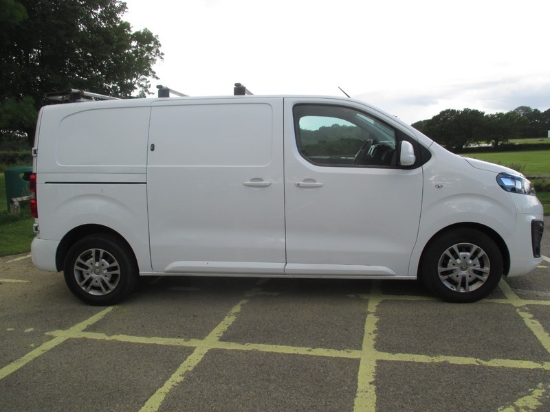 Vauxhall Vivaro L1h1 3100 Sportive S White #4