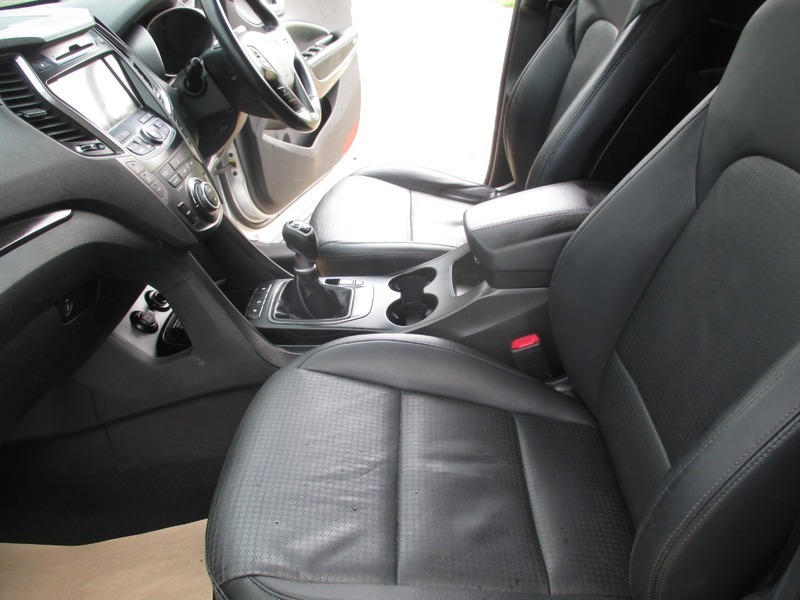 Hyundai Santa Fe Brown #29