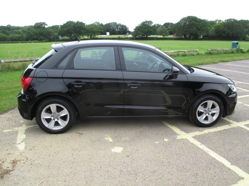 Audi A1 Tdi S Line Black #6