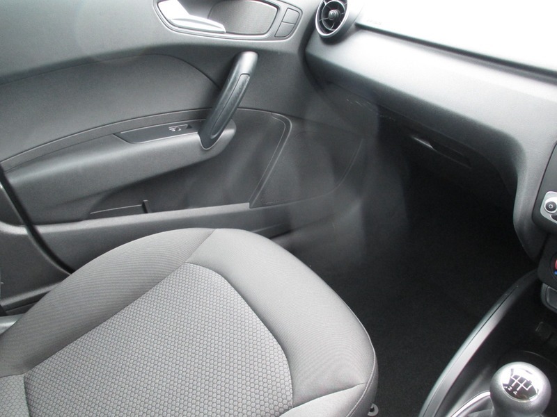 Audi A1 Tdi S Line Black #35
