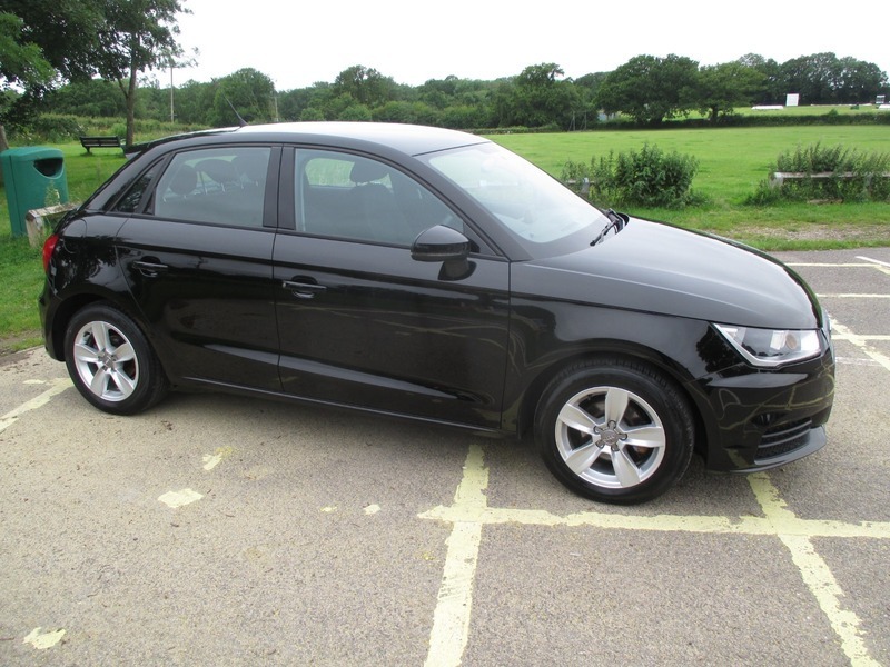 Audi A1 Tdi S Line Black #4