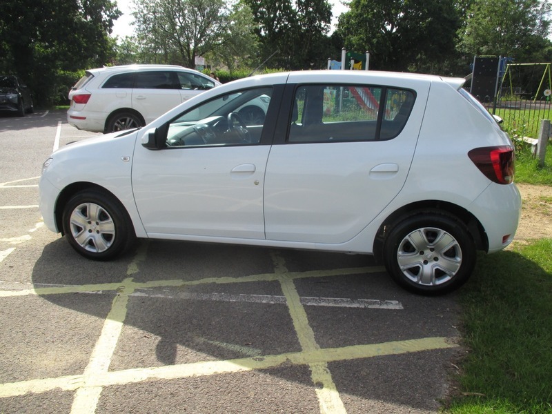Dacia Sandero Comfort Tce White #17