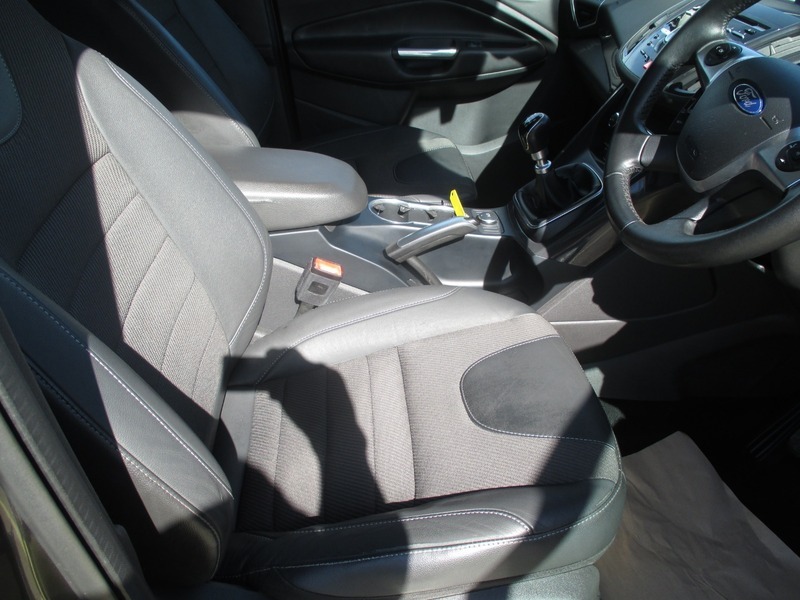 Ford Kuga 2.0 Tdci Titanium 2Wd Euro 6 Ss Black #22