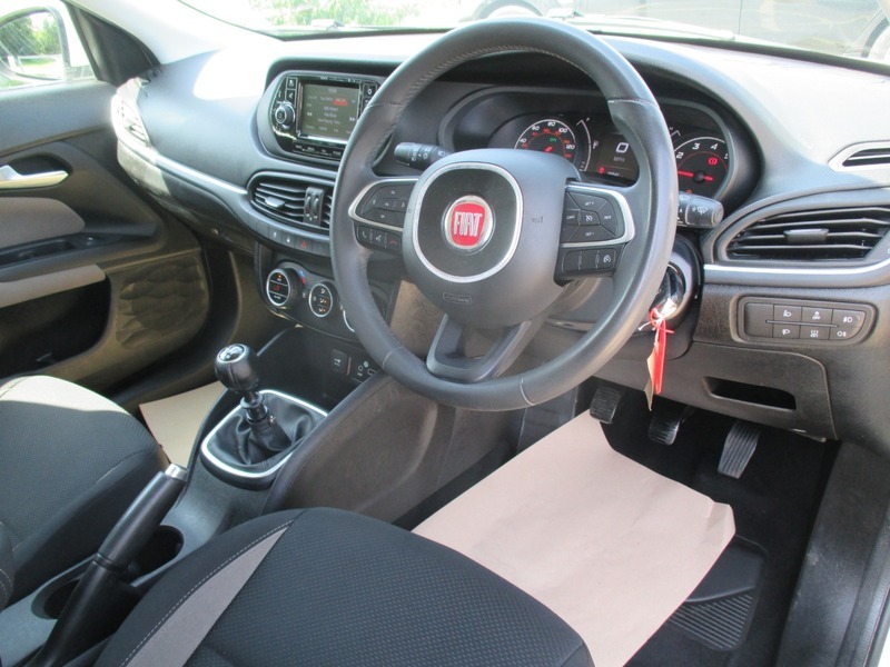 Fiat Tipo 1.4 Mpi Easy Euro 6 White #21