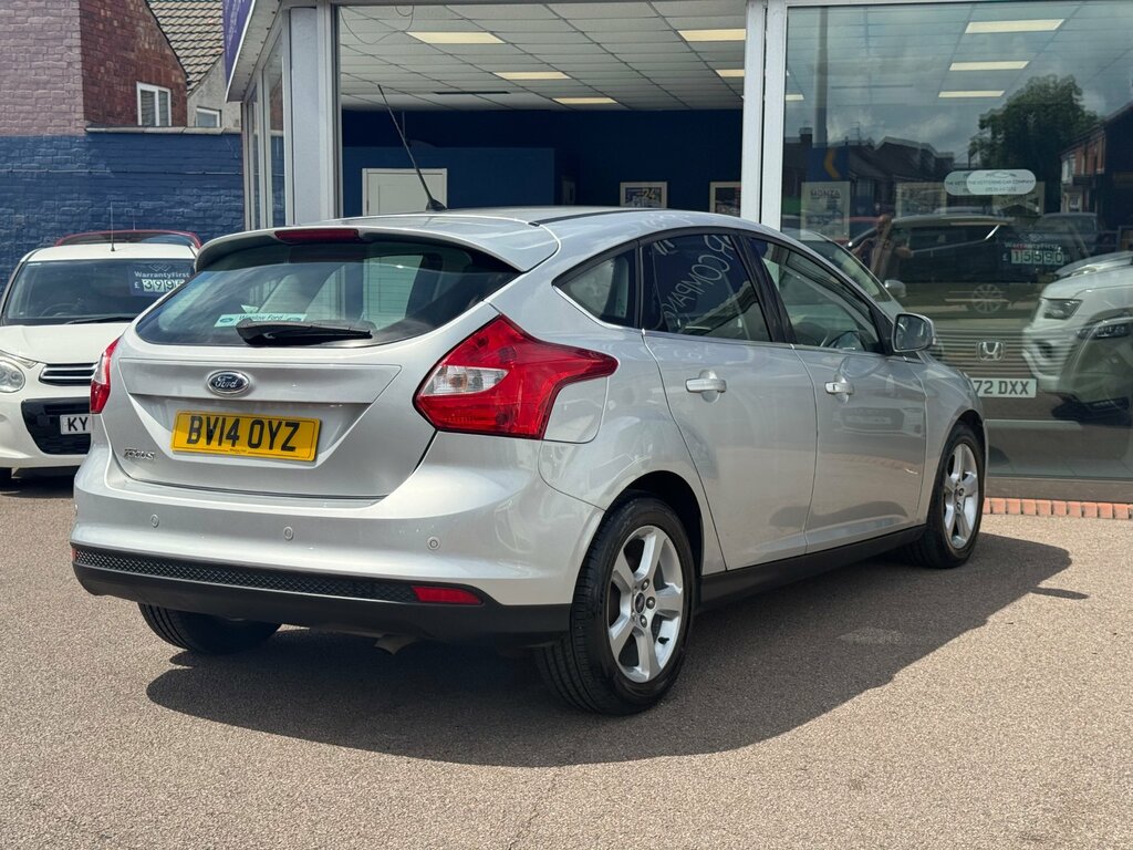 Ford Focus 1.6 Zetec Navigator Hatchback Powershif BV14OYZ Silver #3
