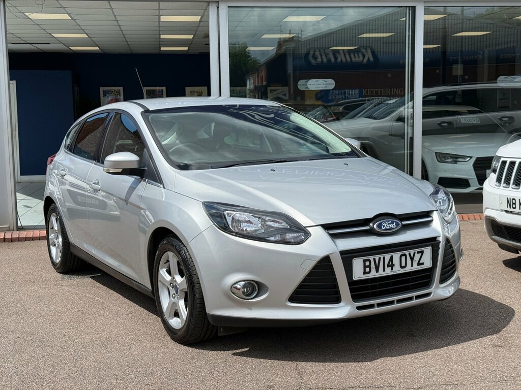 Ford Focus 1.6 Zetec Navigator Hatchback Powershif Silver